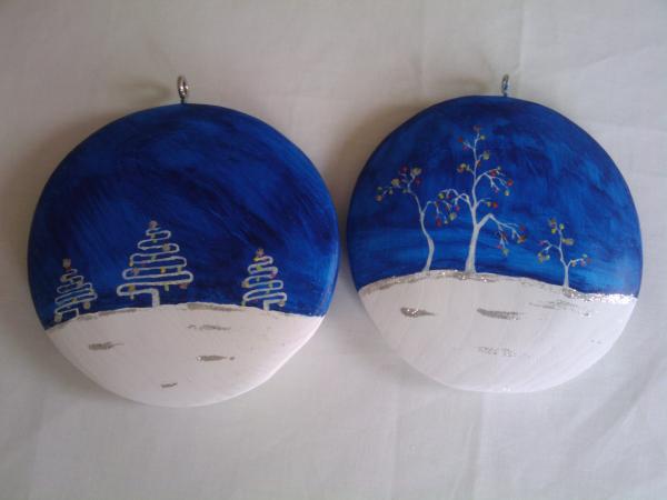 These are ornaments hubbie made.