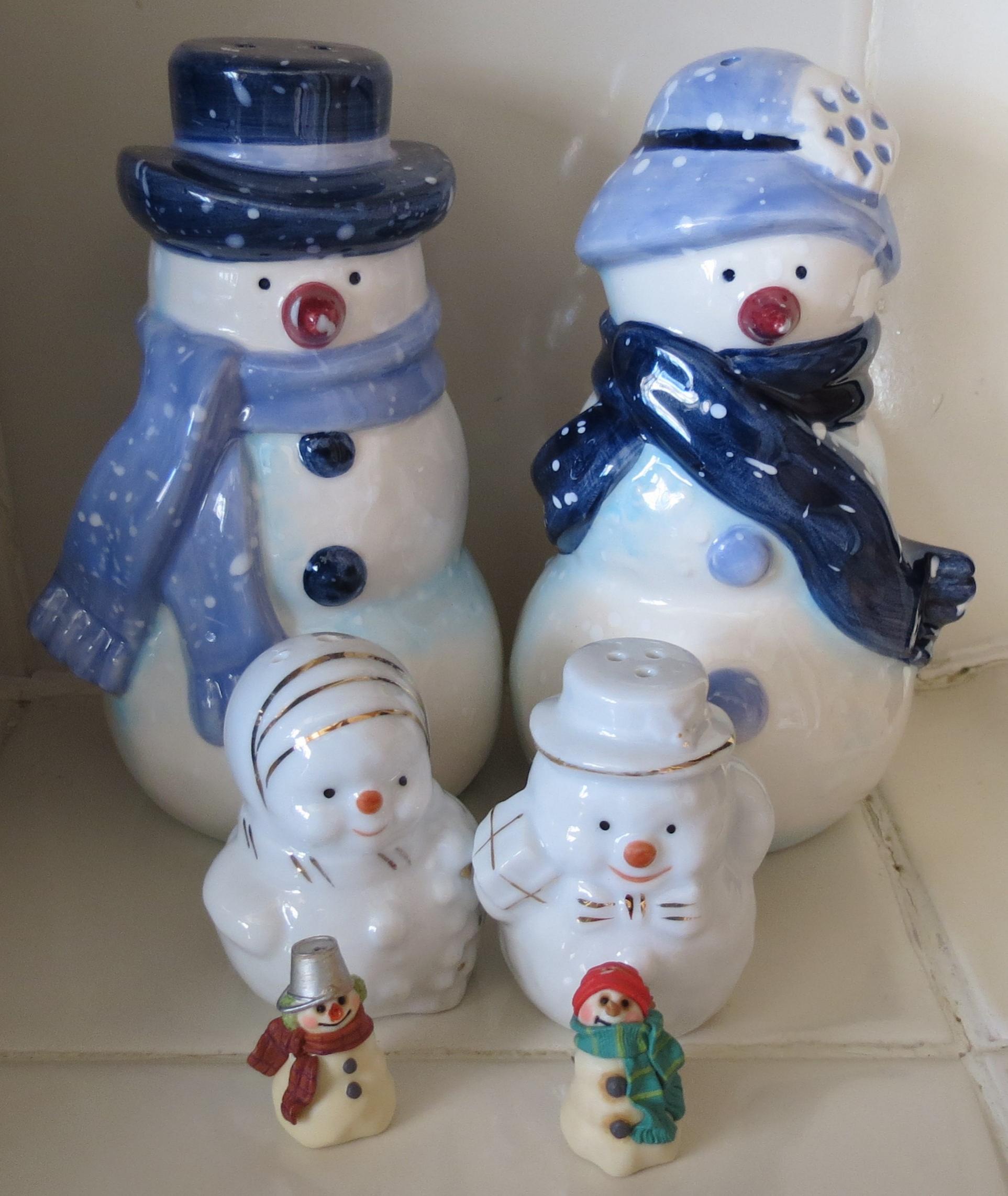 06/13/2017

Found these little cuties by the dumpster in a FREE box. I'm so lucky.
